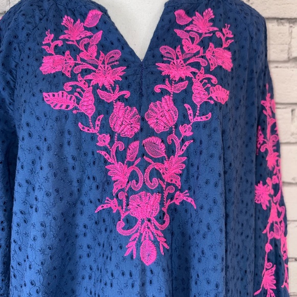 Lilly Pulitzer Coretta Navy Tunic Top Pink Embroidery Long Sleeved Size Large - Picture 3 of 11